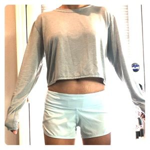 Lululemon’s long sleeve shirt